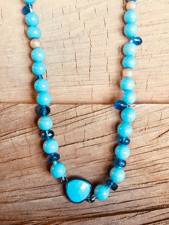 Turquoise necklace with Kyanite drops