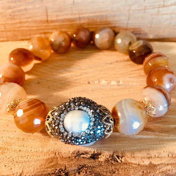 Brown agate bracelet with crystallized pearl